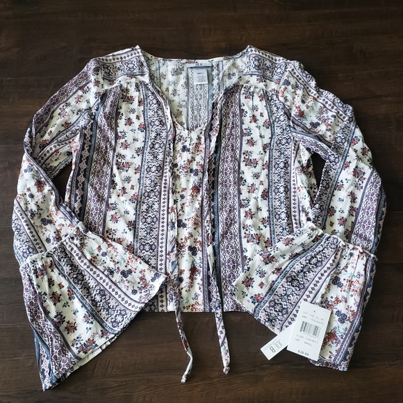 JOE B- Top - Picture 2 of 6